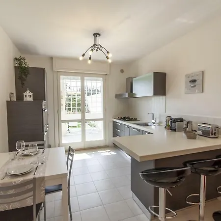 Le Domus Lovely דירה