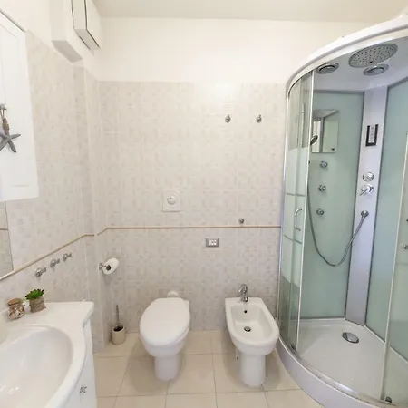 Le Domus Lovely Apartament Quartu SantʼElena