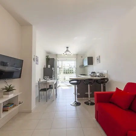 Apartament Le Domus Lovely Quartu SantʼElena